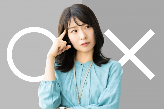 悩む女性